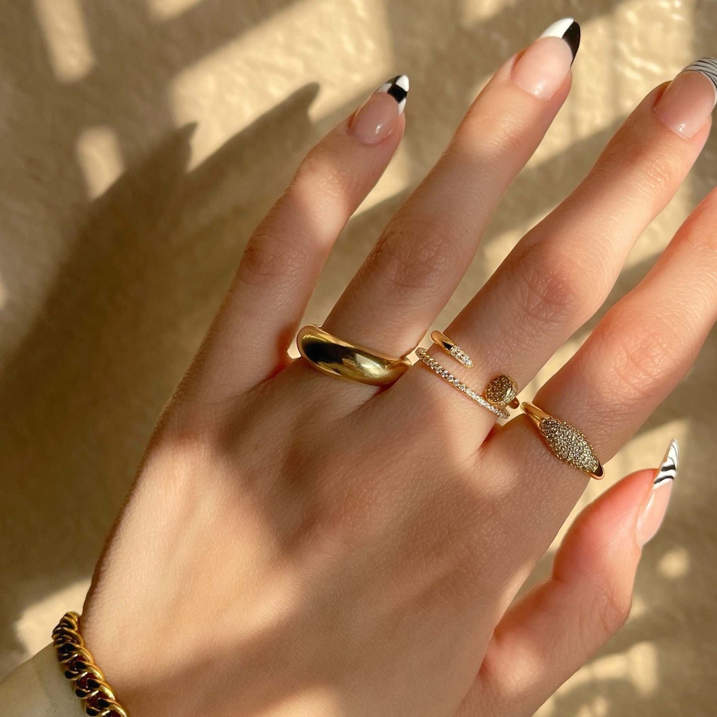 The Sparkle Bold Signet Ring